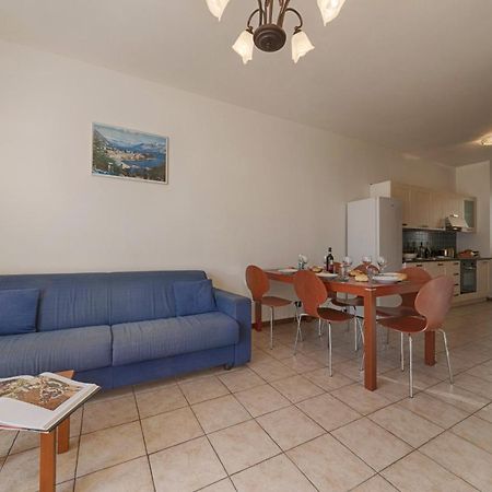2-Bedroom Lakeview Apartment At The Lake Acquaseria Exterior foto
