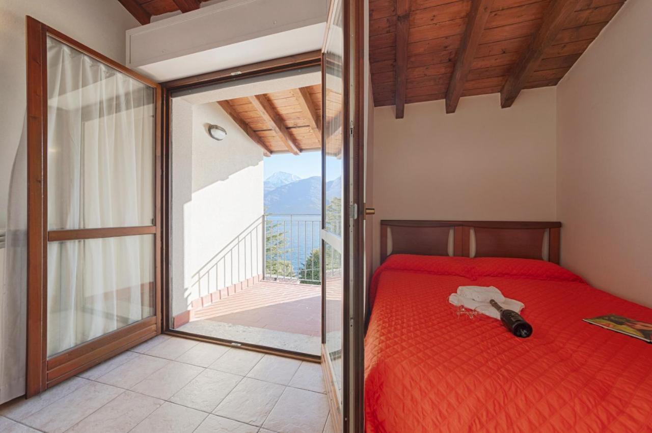 2-Bedroom Lakeview Apartment At The Lake Acquaseria Exterior foto