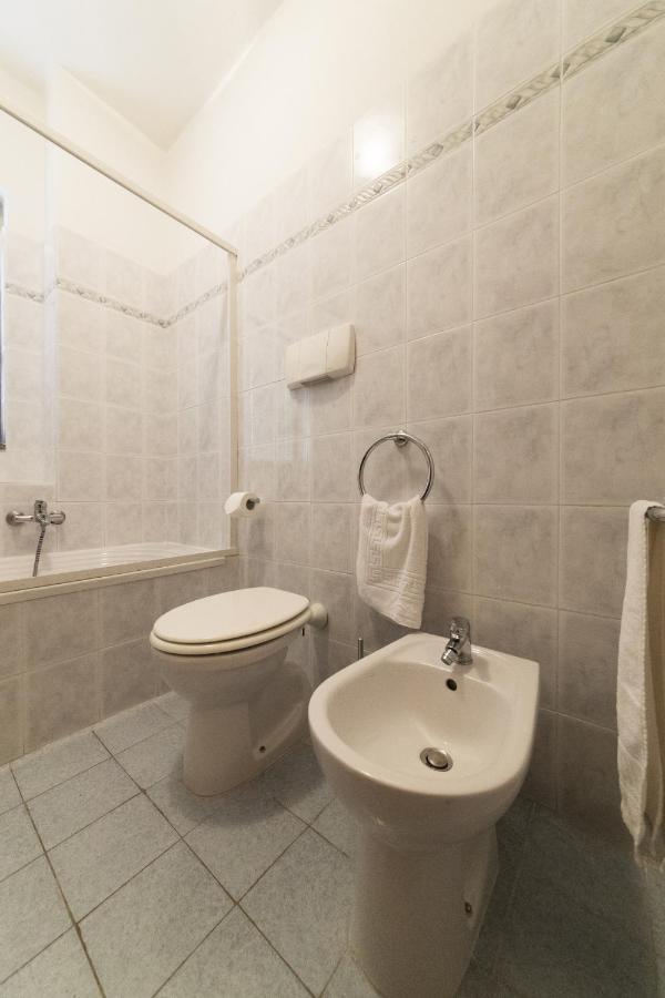 2-Bedroom Lakeview Apartment At The Lake Acquaseria Exterior foto